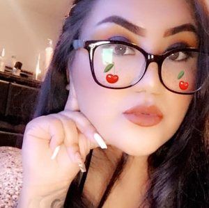 Meet your Posher, Lorena